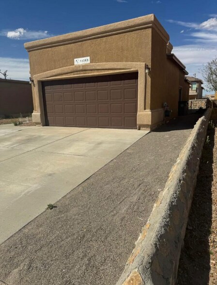 Building Photo - 14263 Hacienda Rock Dr