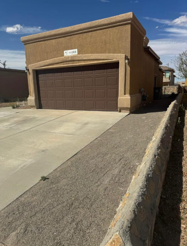 Building Photo - 14263 Hacienda Rock Dr