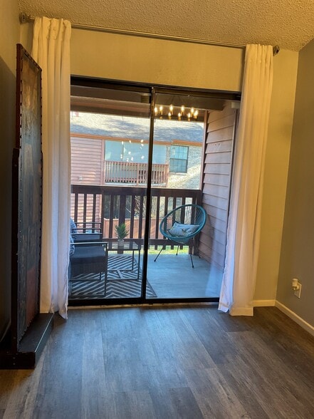 Back Patio - 13018 Heimer Rd