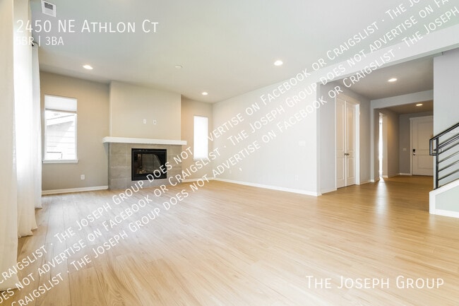Building Photo - 2450 NE Athlon Ct