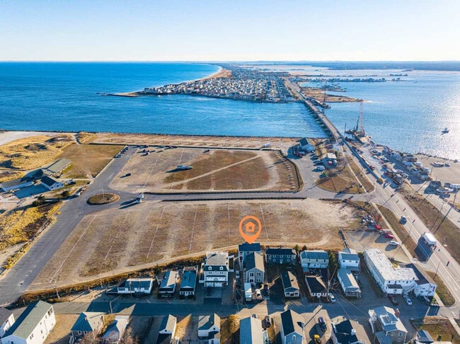 Building Photo - 12 Epping Ave