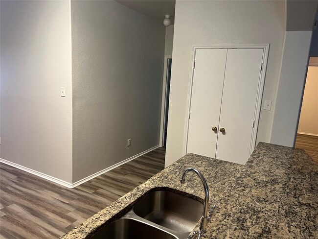 Building Photo - 1907 Cold River Dr