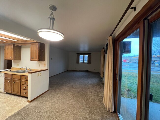 Building Photo - 632-638 S 44th Avenue