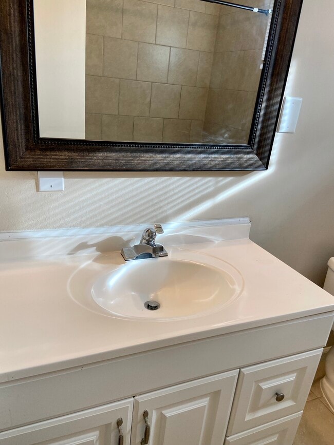 Bathroom - 1608 Colquitt St