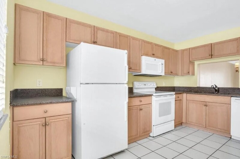 Building Photo - 7848 Emerald Cir