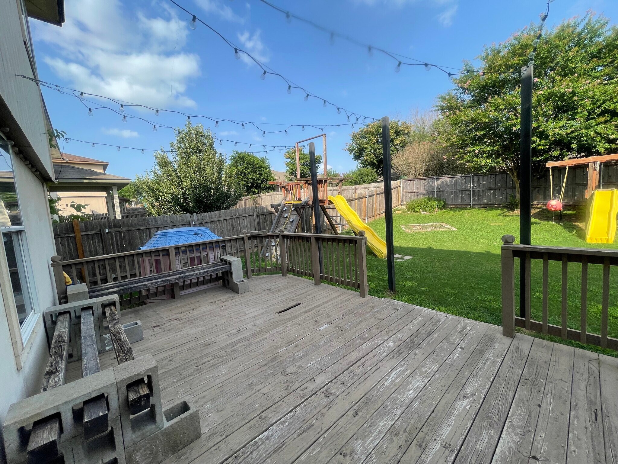 Building Photo - 411 Marquitos Drive