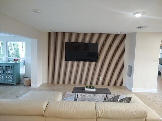 Building Photo - 4165 13th Ln NE