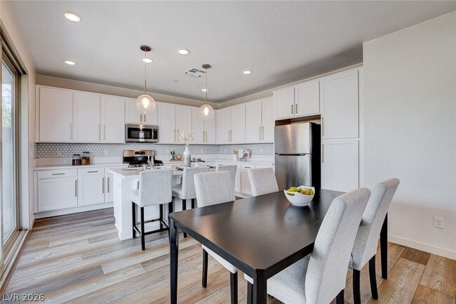 Building Photo - 2216 Elford Ct