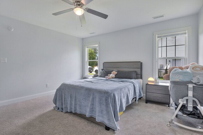 Building Photo - 202 Weeping Hollow Ct