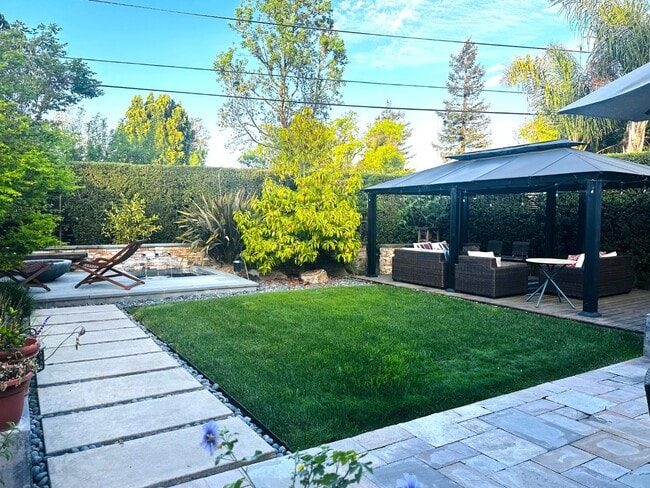 Building Photo - 3179 Bryant St