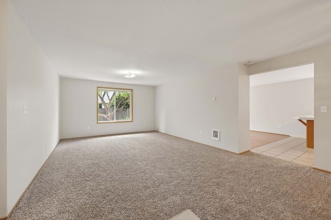 Building Photo - Spacious Single-Level Living with a Private Fenced Backyard
