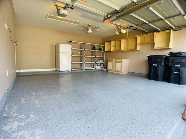 Building Photo - 9715 Raul Hector Dr