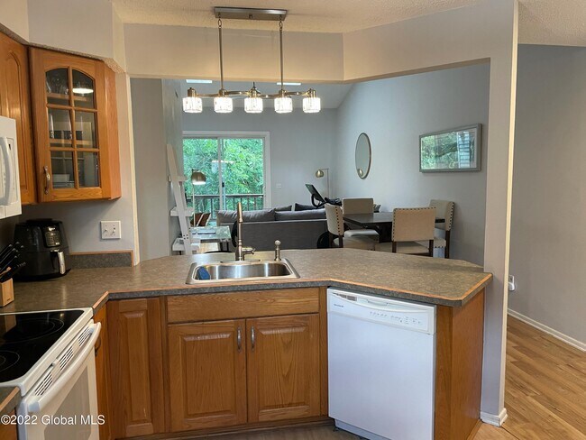 Building Photo - 5106 Forest Point Dr S