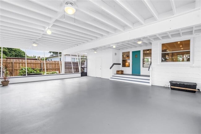 Building Photo - 2421 Covina Way S