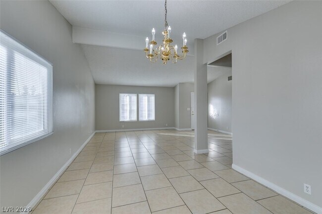 Building Photo - 2340 Belvedere Dr