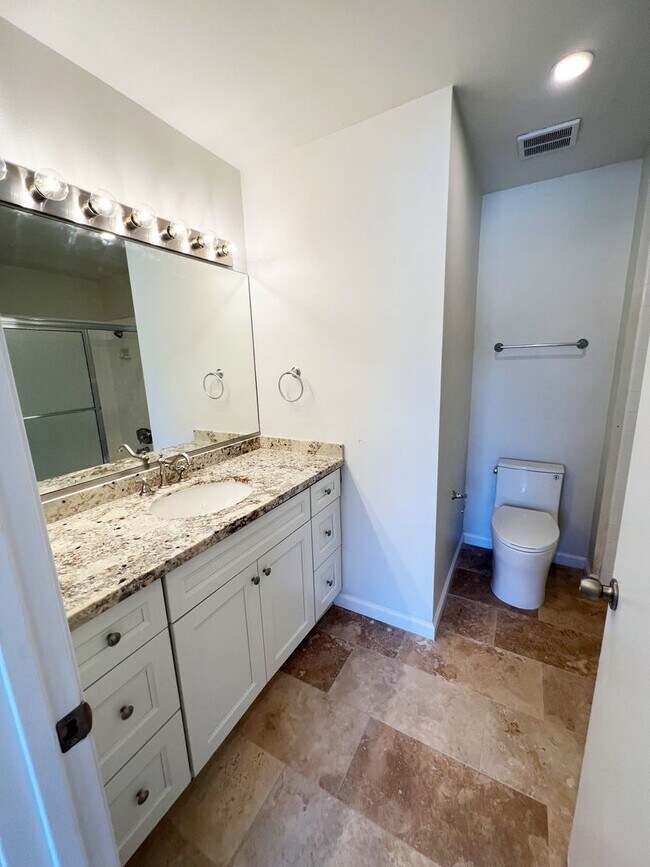 Building Photo - Newly renovated Carmel Valley townhome in The Groves