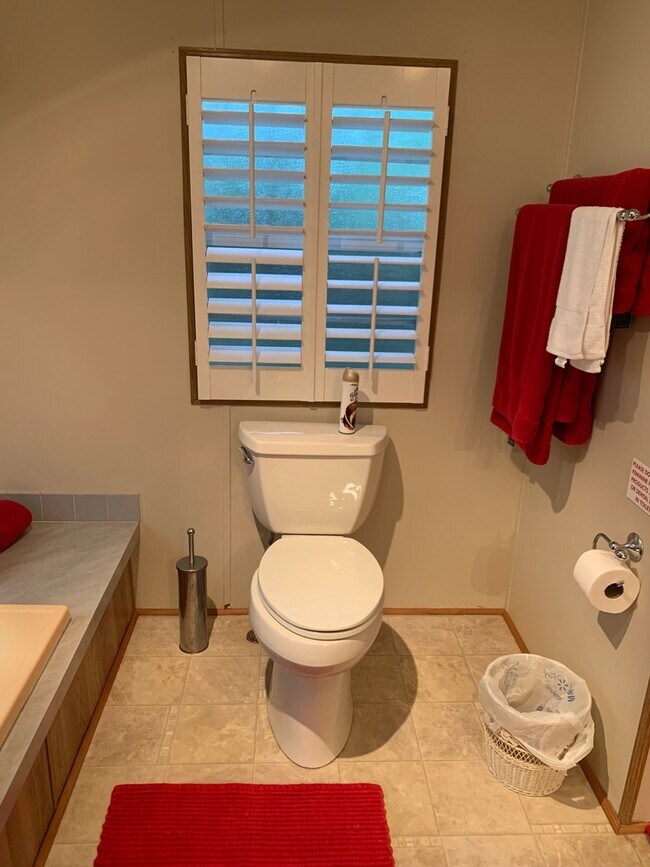 Building Photo - Furnished spacious 3/2.5 home. Corporate a...
