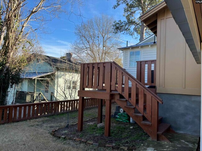 Building Photo - 214 Augusta St