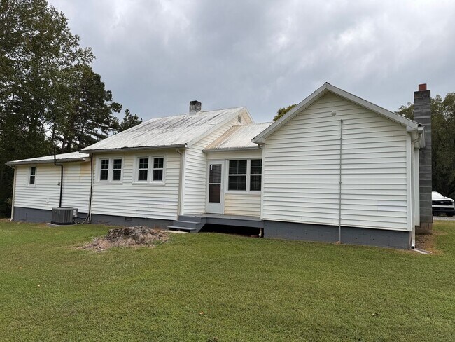 Building Photo - 5680 Jackson Creek Rd