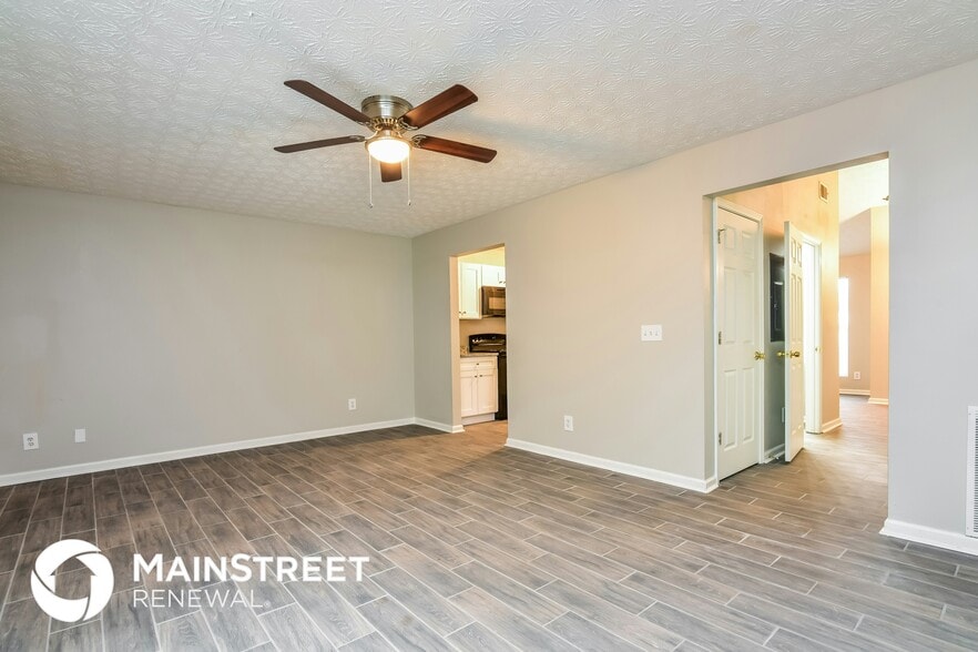 Building Photo - 5811 Strathmoor Manor Cir