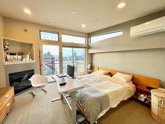 Building Photo - 107B 13th Ave E