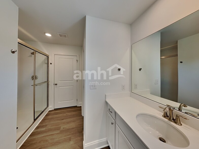 Building Photo - 228 Argea Dr