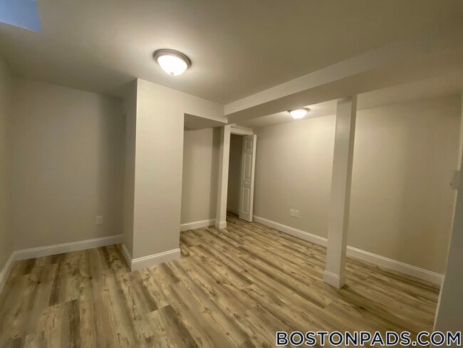 Building Photo - 17 Verrill St