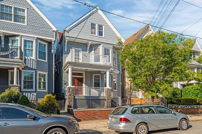 Building Photo - 42 Duer Pl
