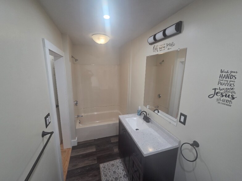 Building Photo - 25 Brookside Ave