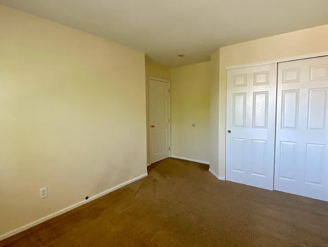 Building Photo - Spacious 4BD/2.5BA Home in Sought-After Southcreek | Cherry Creek Schools | 2-Car Garage