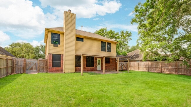 Building Photo - 107 Mango St