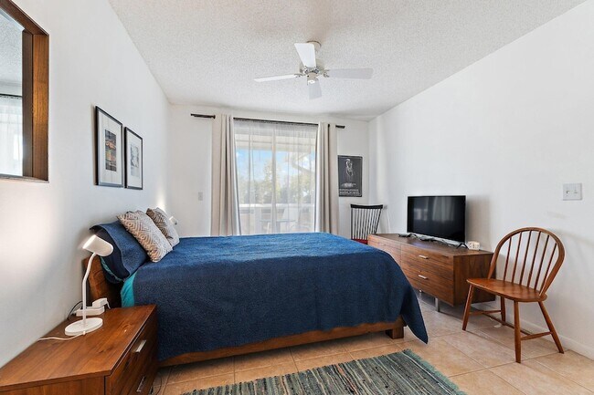 Building Photo - 353 S US Hwy 1