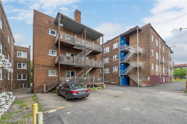 Building Photo - 14120 Superior Rd