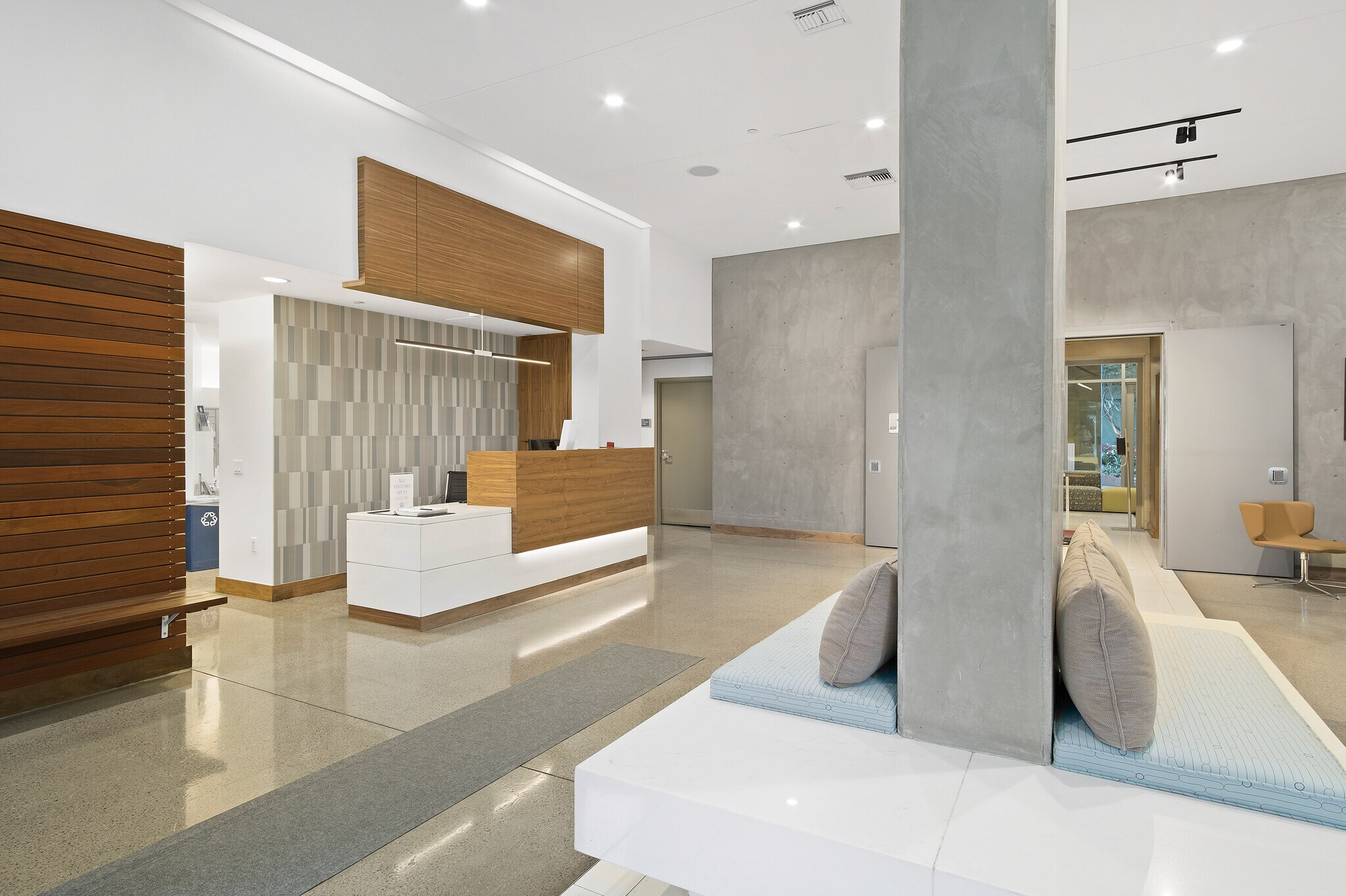 Lobby 10th ave - 321 10th Ave