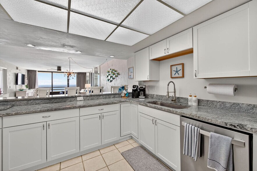 Building Photo - 3859 S Atlantic Ave