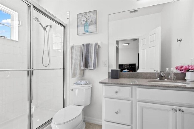 Building Photo - 6262 Goldcoast Ave