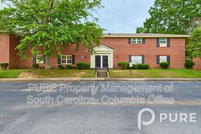 Primary Photo - 601 Riverhill Cir