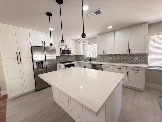 Building Photo - 5810 Cheena Dr