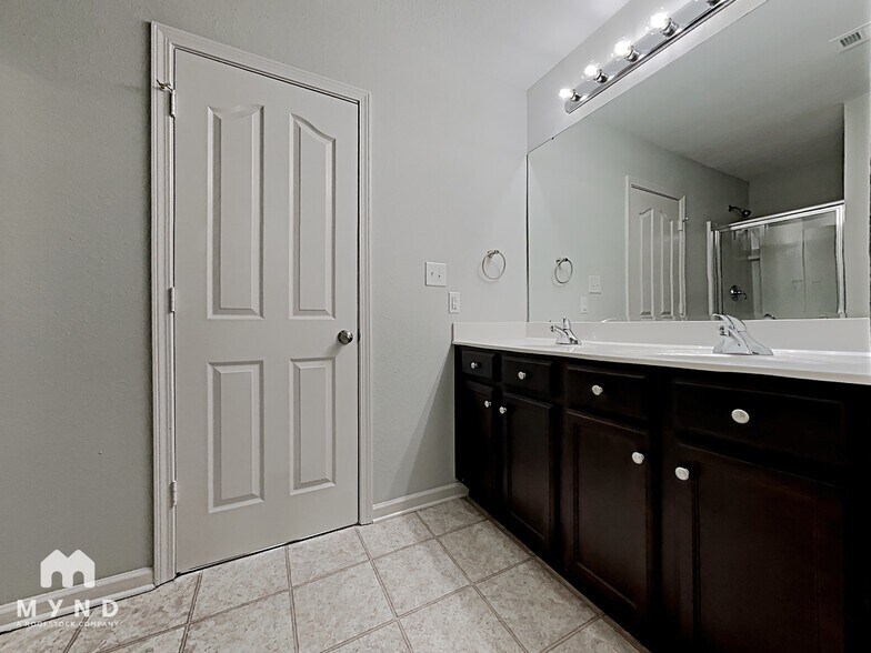Building Photo - 3204 Victoria Brook Ln