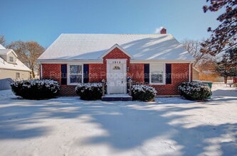Building Photo - 1512 N May St