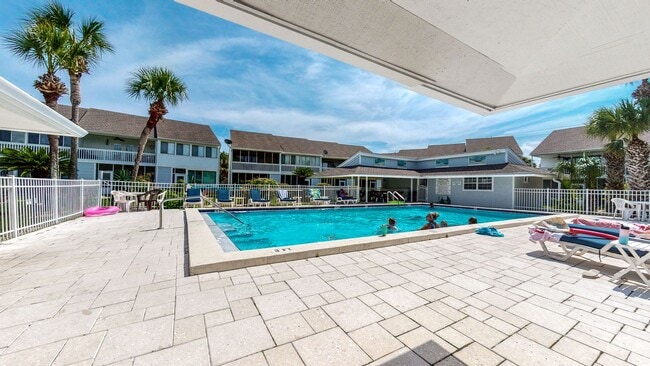 Building Photo - Unfurnished 2 Bedroom Townhome Near the Be...