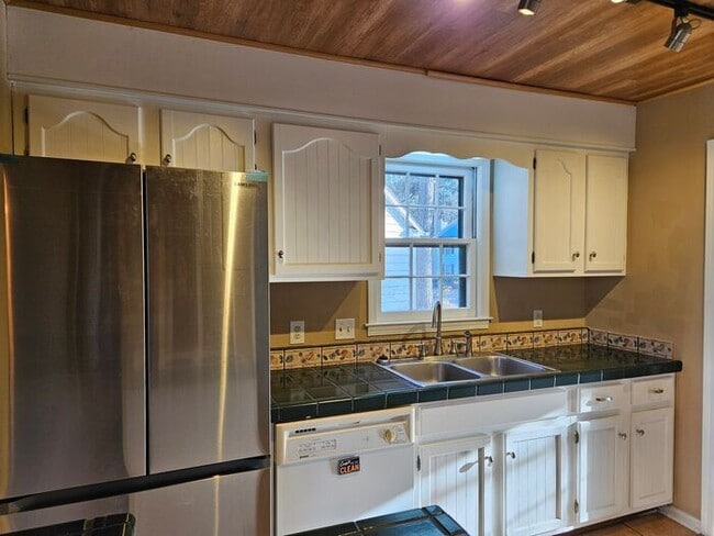 Building Photo - Harbison !!!