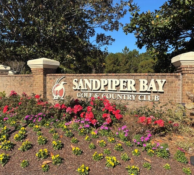 Building Photo - ***MOVE-IN SPECIAL*** $500 OFF OF YOUR FIRST MONTH'S RENT!!!