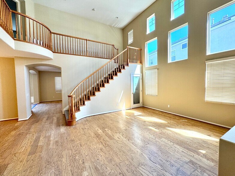 Building Photo - 3906 Rill Ct