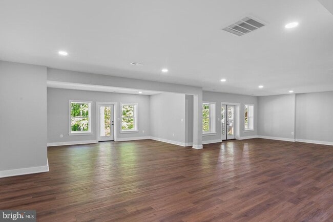 Building Photo - 11550 Henderson Rd