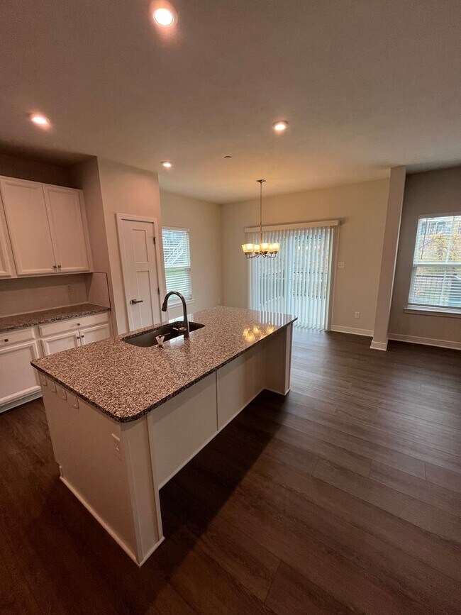 Building Photo - 312 Frances Ln