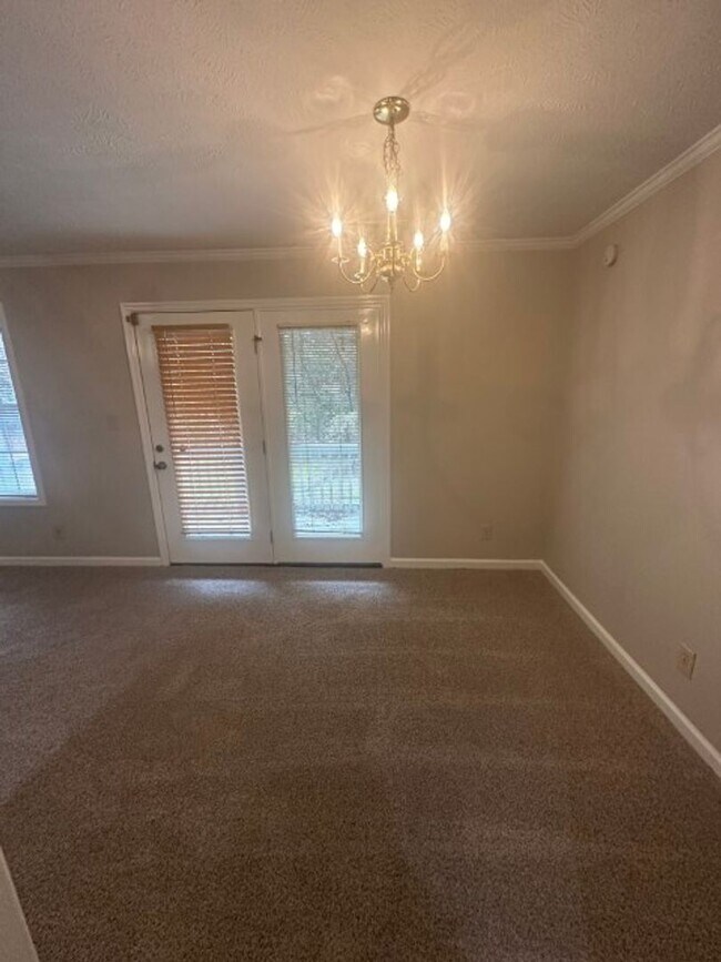 Building Photo - 267 Waterdown Dr