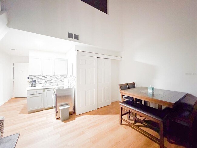 Building Photo - 10246 Turkey Lake Rd