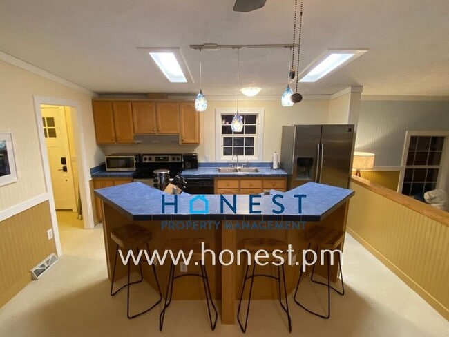 Building Photo - 107 Wood Land Dr