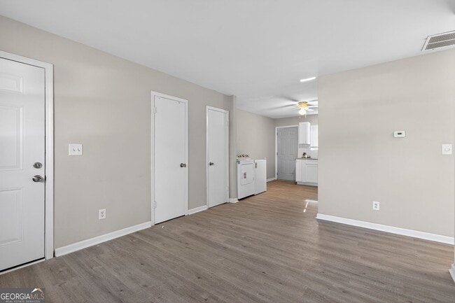 Building Photo - 7 Roper Dr